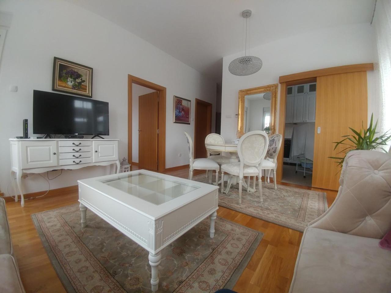 Jc10 Apartment 3 Bedroom, Free Parking, 73Sqm Novi Sad Buitenkant foto