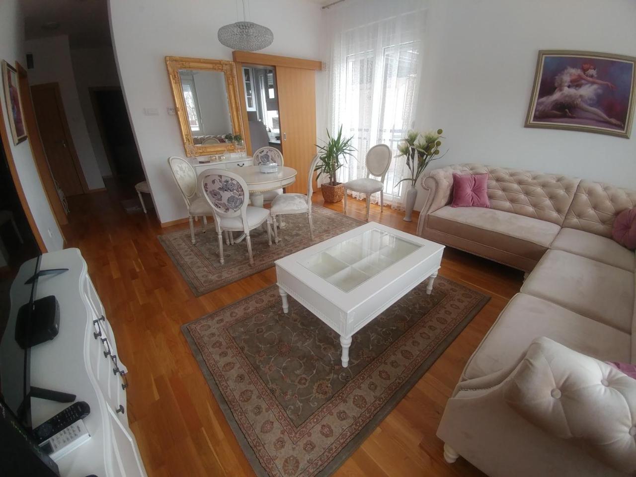 Jc10 Apartment 3 Bedroom, Free Parking, 73Sqm Novi Sad Buitenkant foto