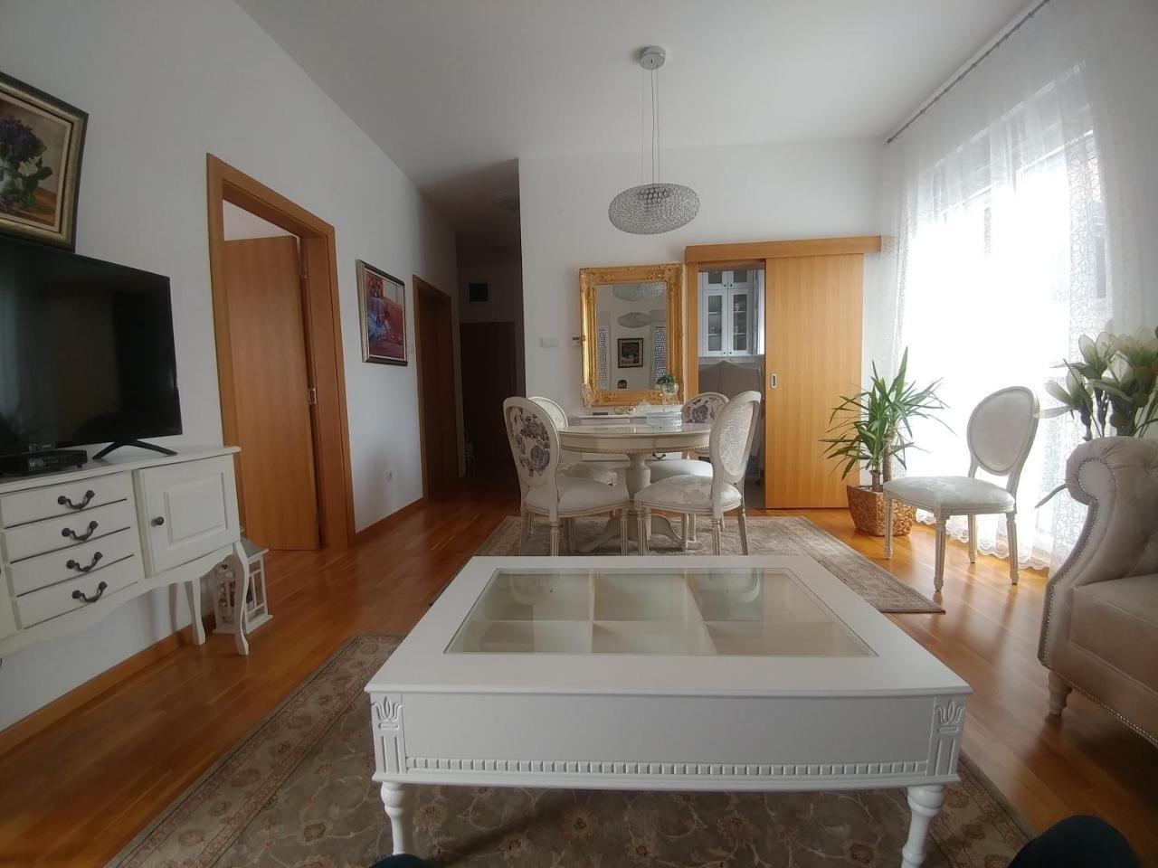 Jc10 Apartment 3 Bedroom, Free Parking, 73Sqm Novi Sad Buitenkant foto